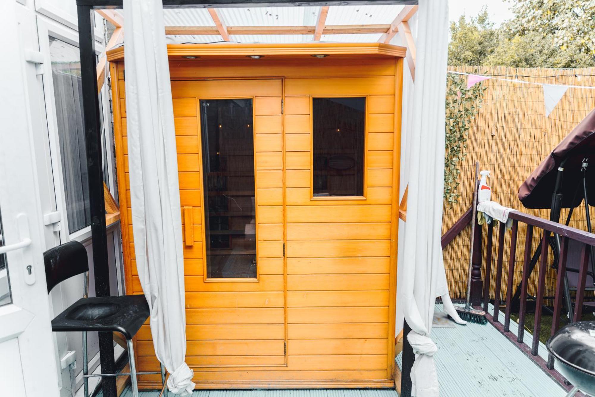 Holiday home Relaxhaus! 3br Garden Retreat With 2 Saunas, Hot Tub And Cinema *
