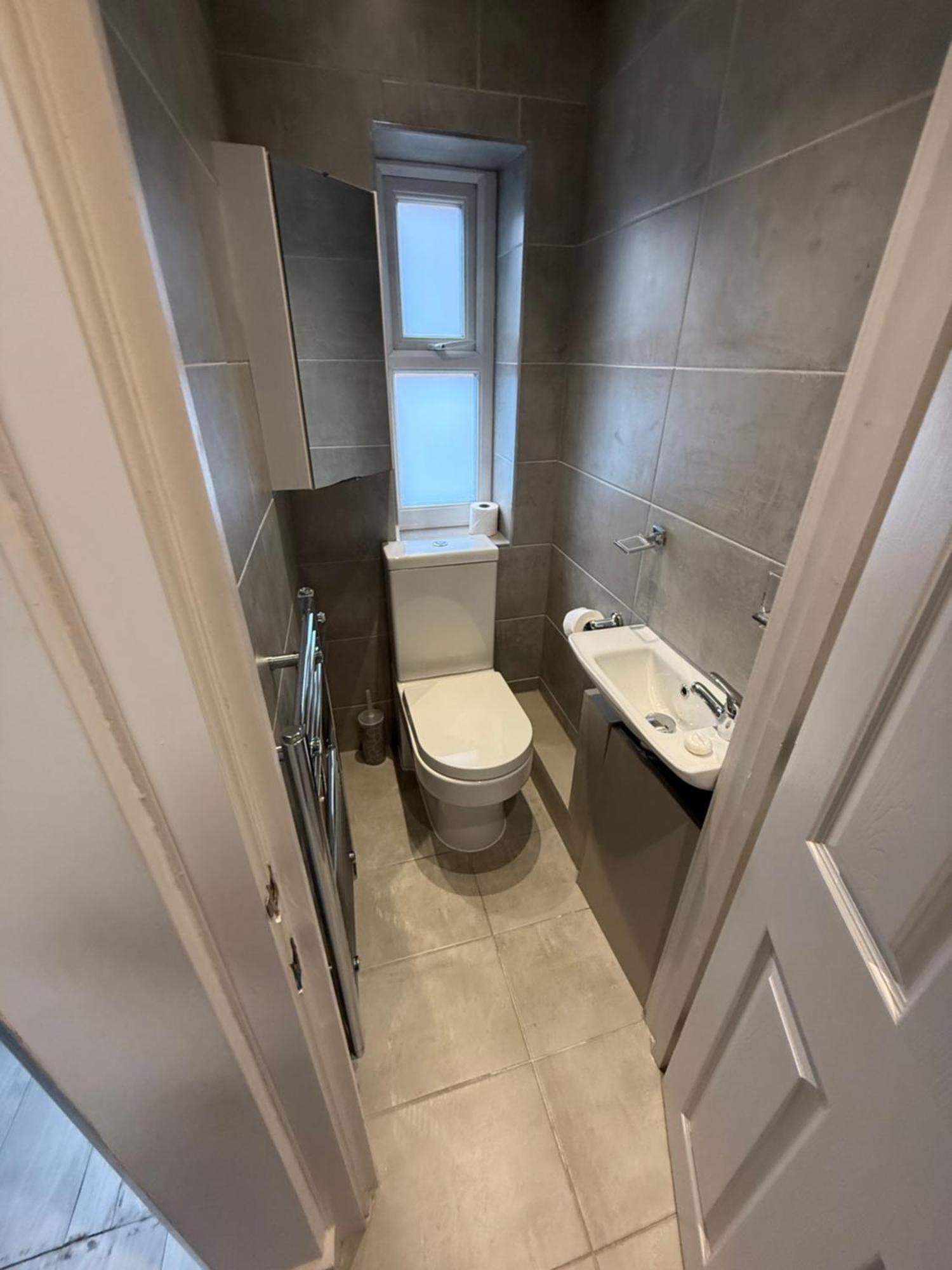 Apartment The Shamrock Sleek And Chic - Private Garden - Ground Floor - East - Sleeps 6 *