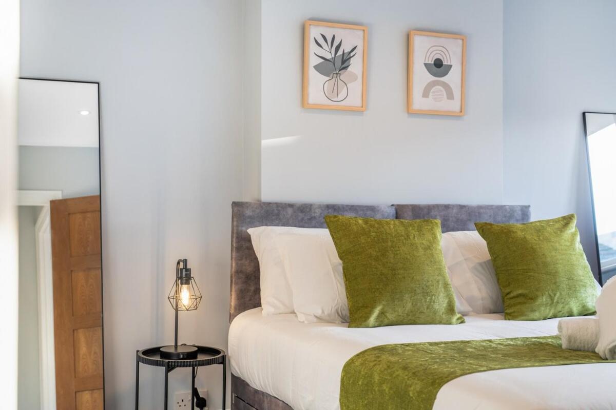 Apartment Luxury Tottenham Stadium Retreat - 2 Minute Walk To Stadium London