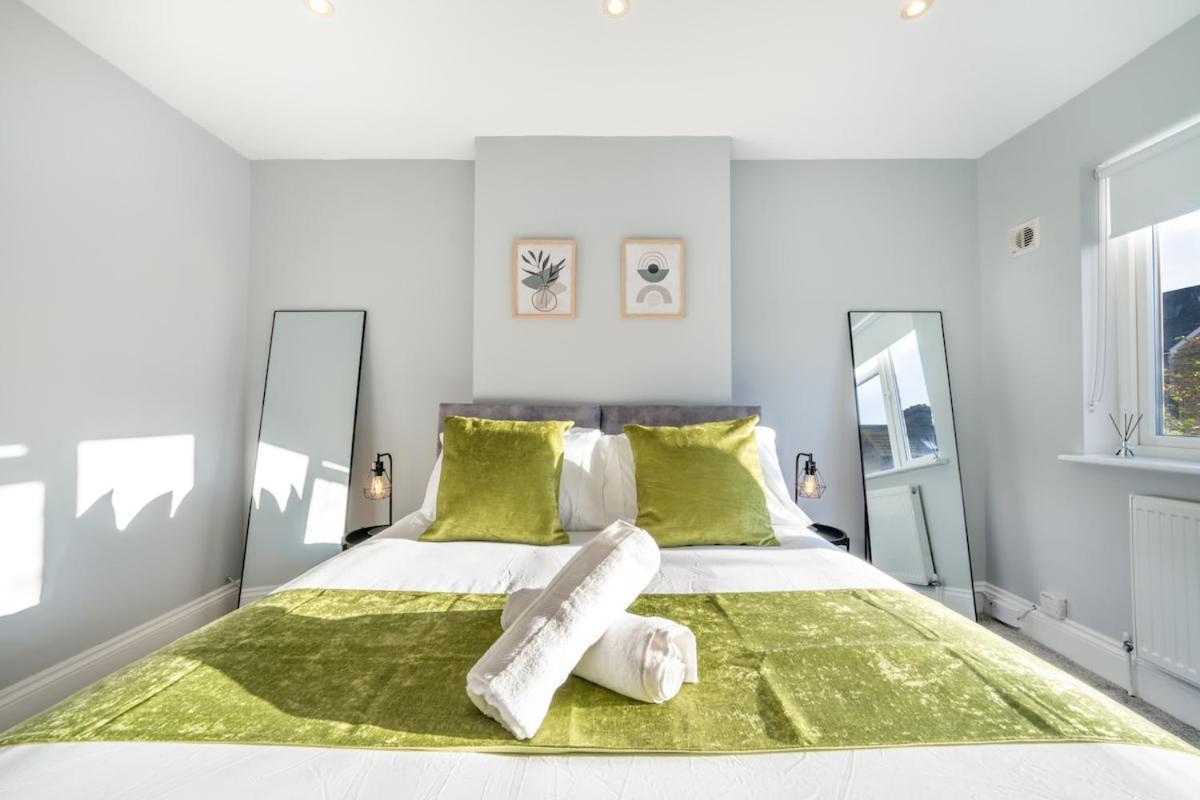 Luxury Tottenham Stadium Retreat - 2 Minute Walk To Stadium *