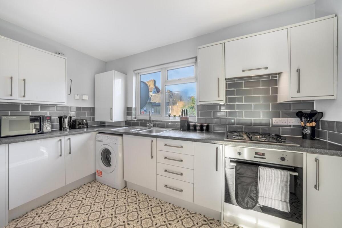 Luxury Tottenham Stadium Retreat - 2 Minute Walk To Stadium Londres