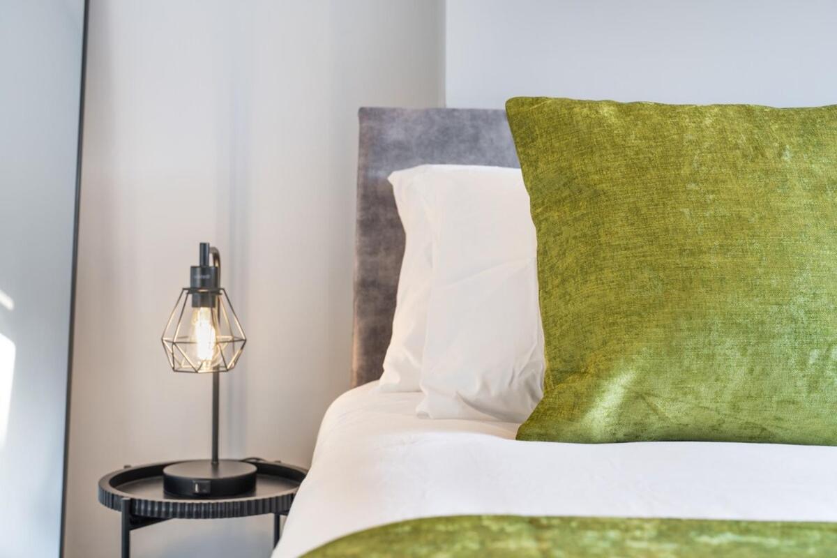 Luxury Tottenham Stadium Retreat - 2 Minute Walk To Stadium