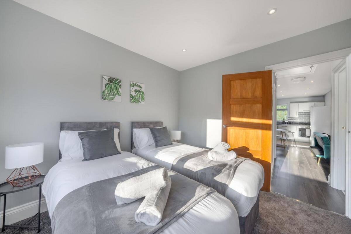Luxury Tottenham Stadium Retreat - 2 Minute Walk To Stadium London
