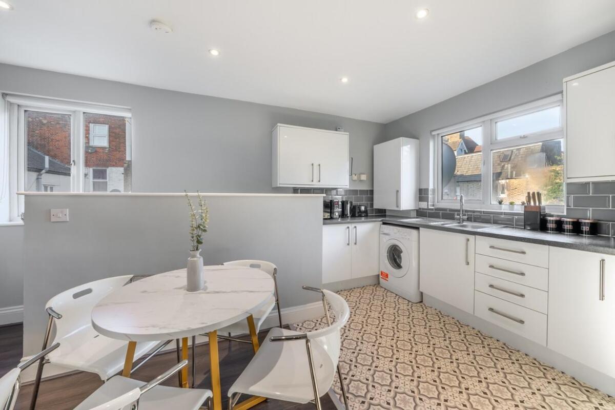 Luxury Tottenham Stadium Retreat - 2 Minute Walk To Stadium