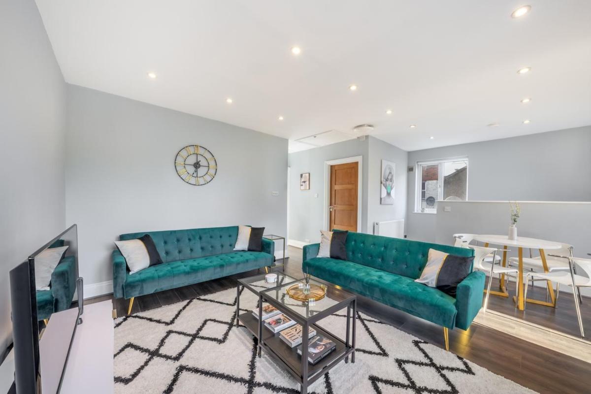 Apartment Luxury Tottenham Stadium Retreat - 2 Minute Walk To Stadium