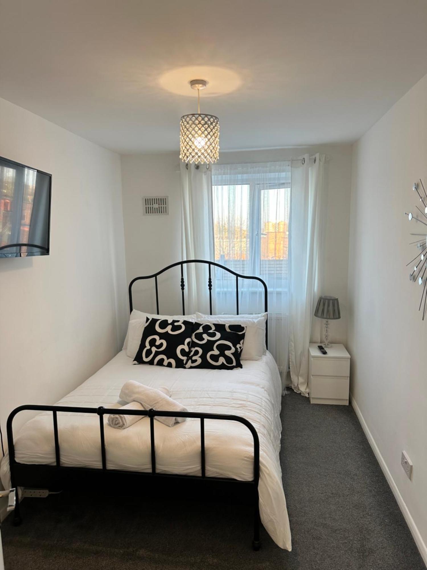 Cozy 2Br Flat , 5 Minutes From Sydenham Train Station London