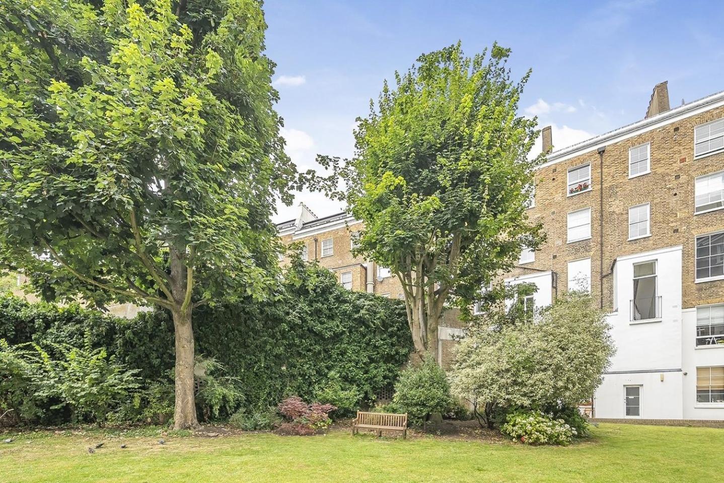 Cozy Flat Near Hyde Park Apartment