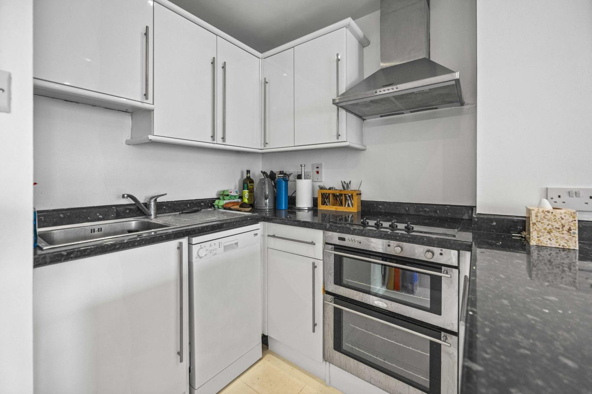 Belsize Park Apartment *