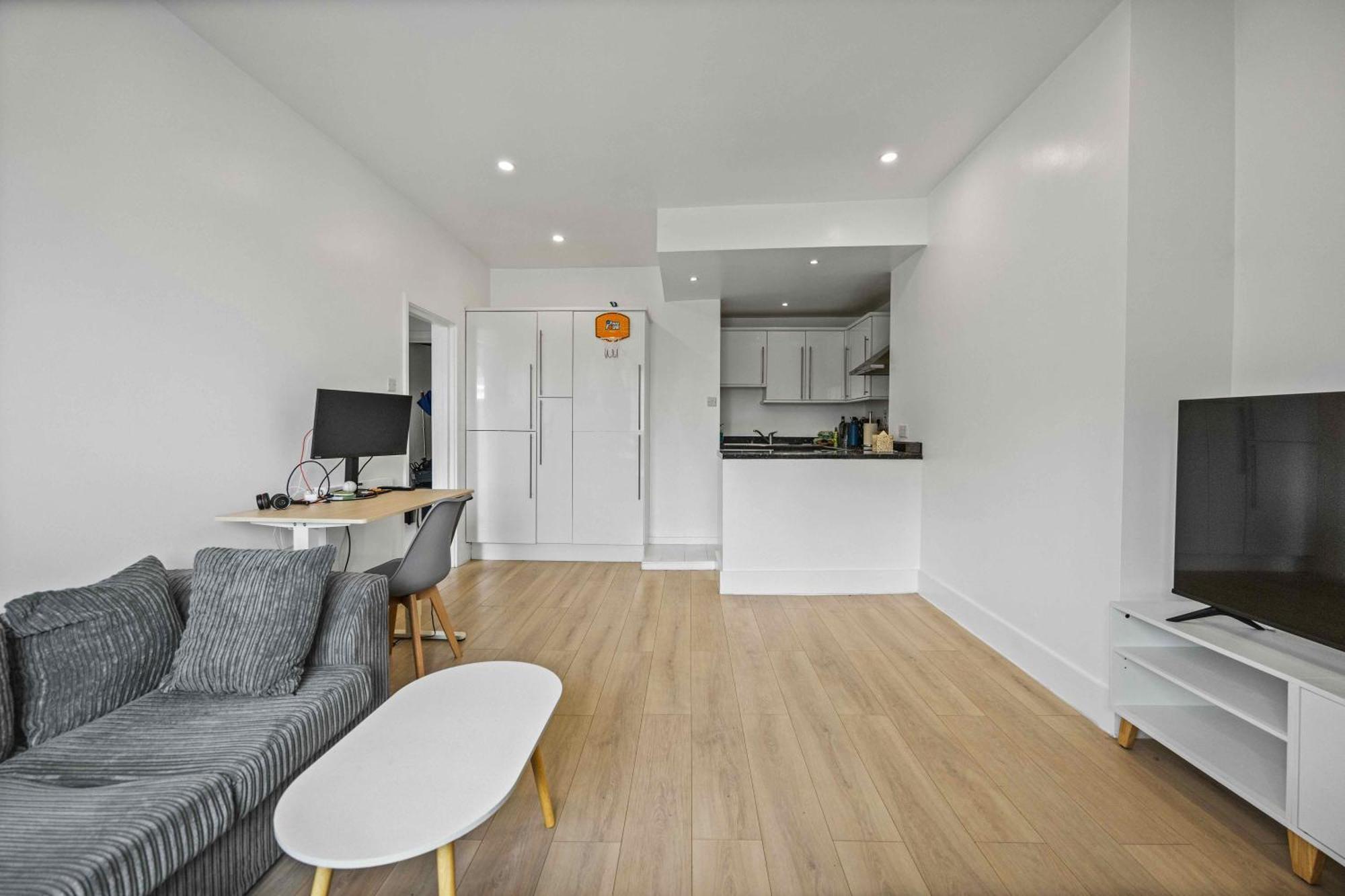 Belsize Park Apartment *