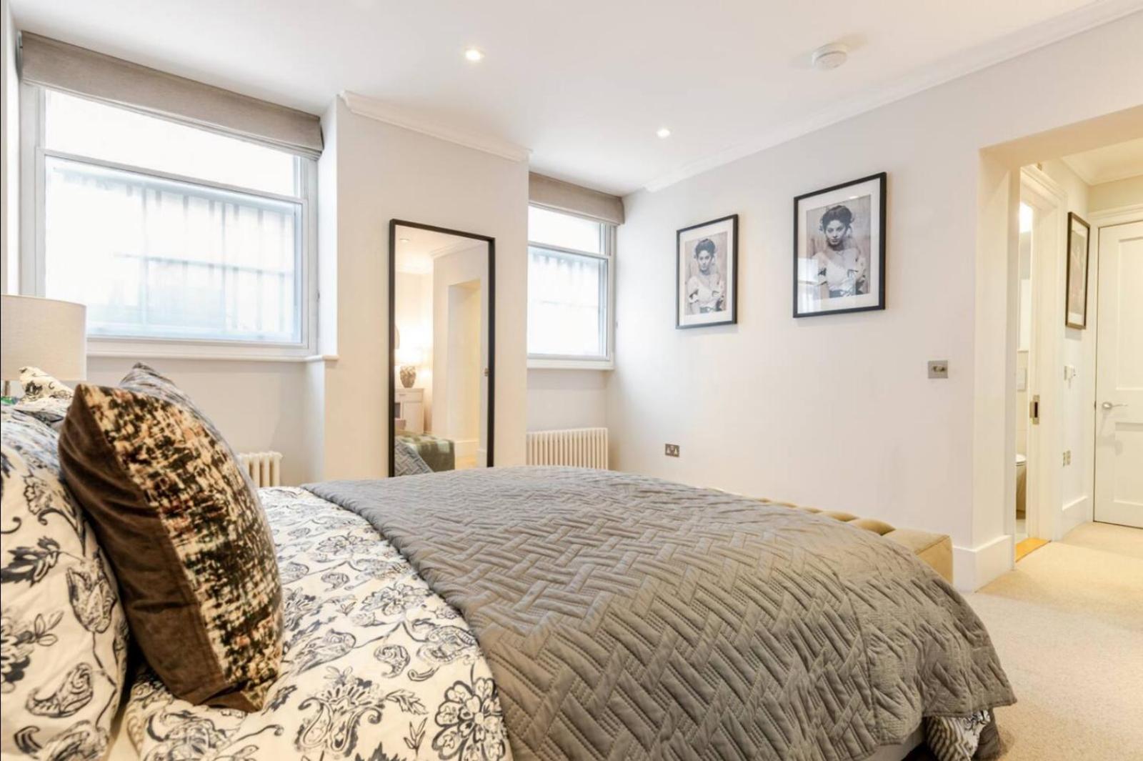 Super Lux 3 Bed By Mayfair Apartment *