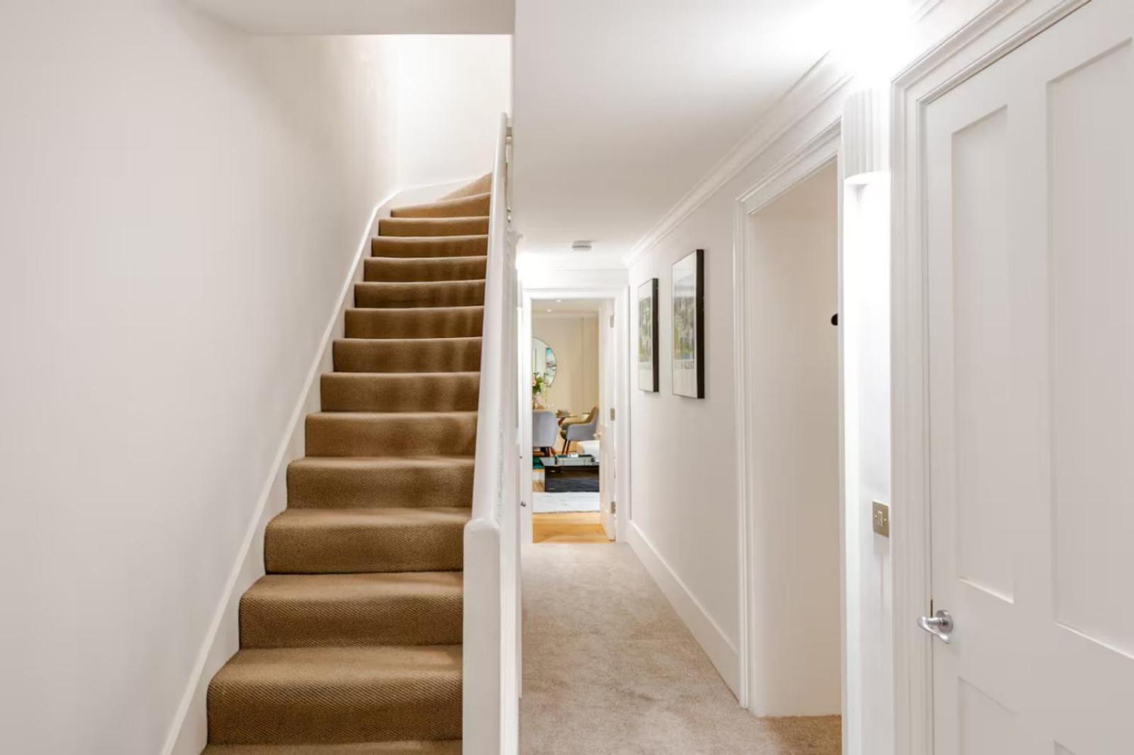 Super Lux 3 Bed By Mayfair *
