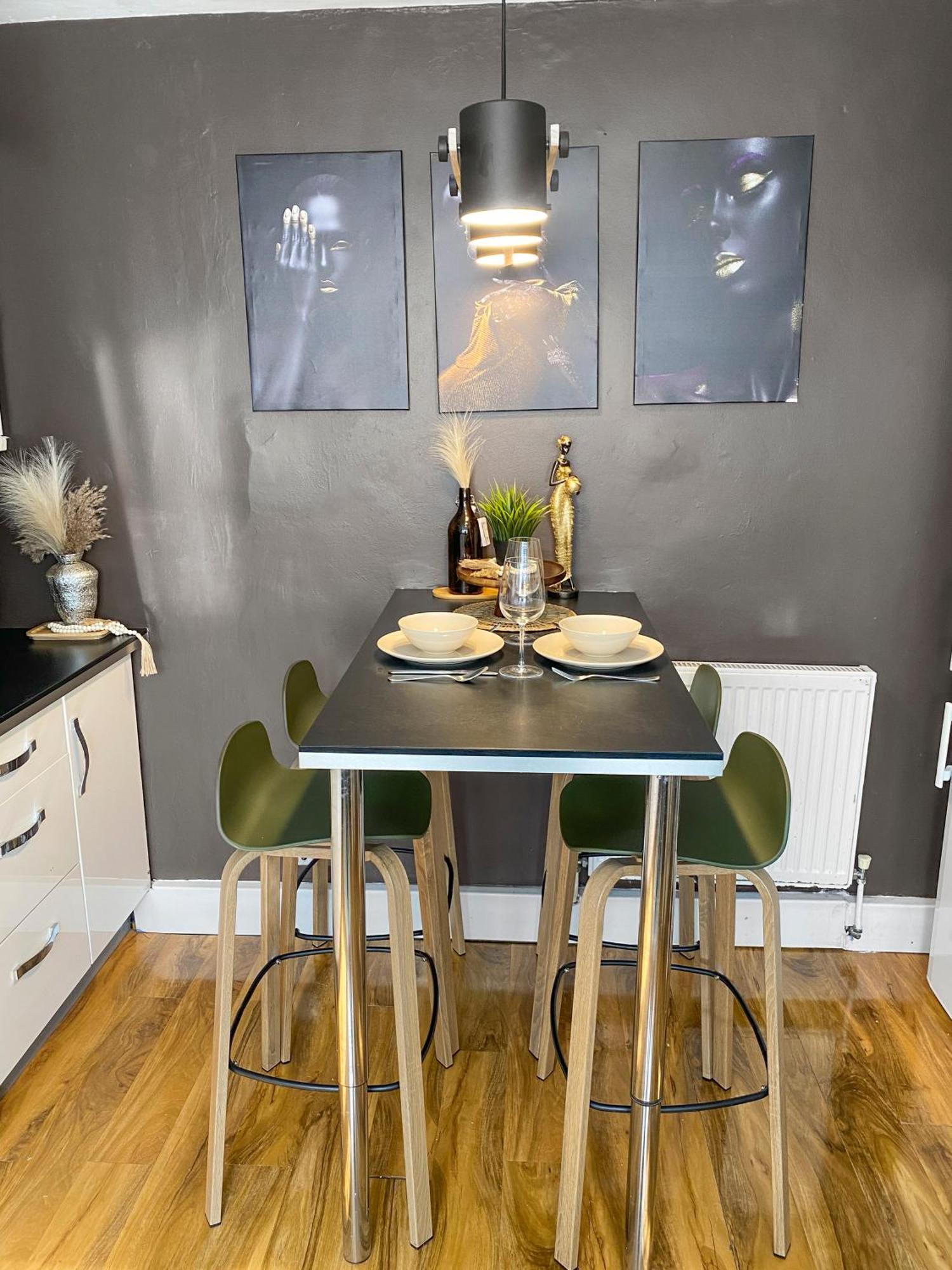 Relaxhaus! 3br Garden Retreat With 2 Saunas, Hot Tub And Cinema * London