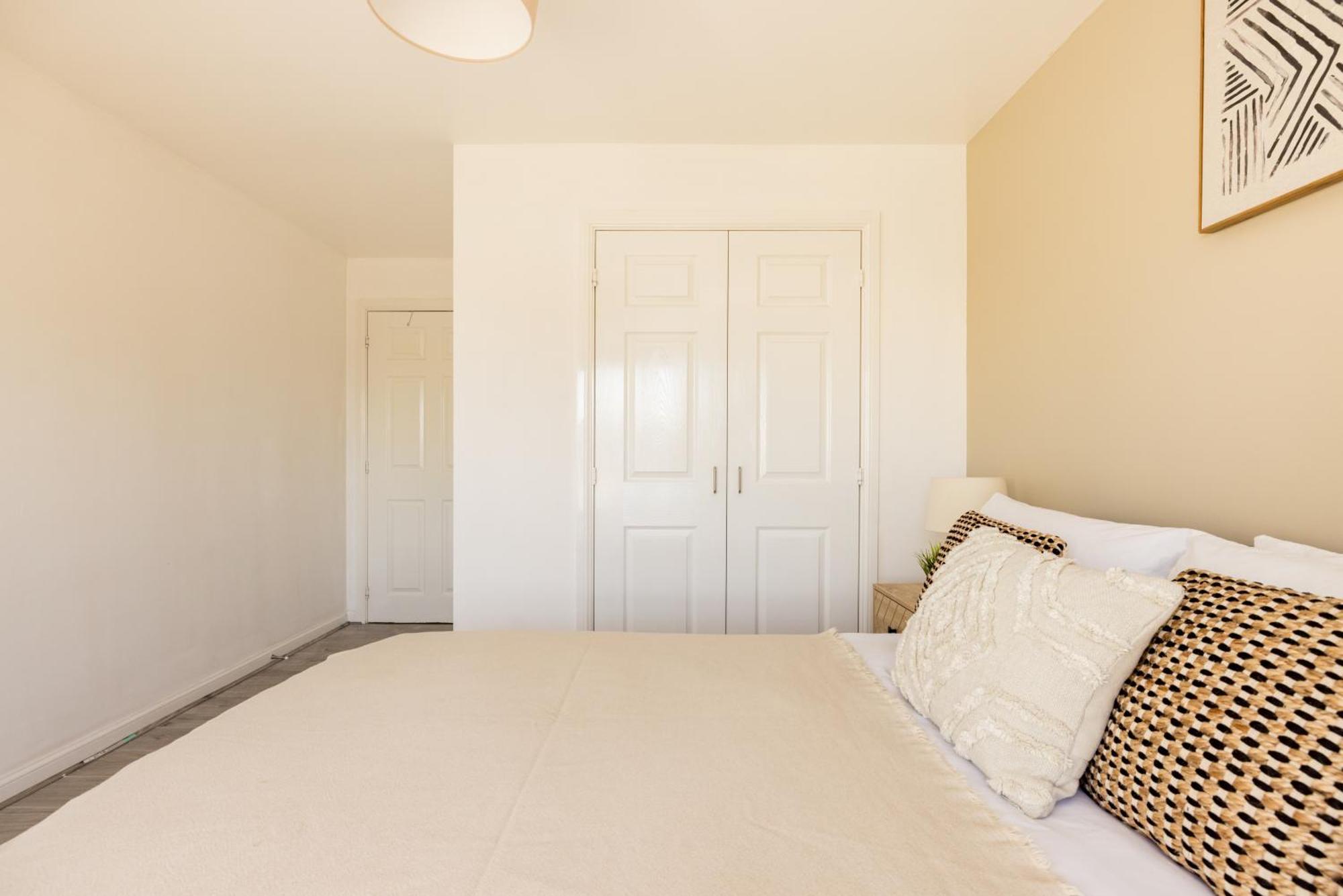 Elegant 2-bedroom Flat In The Heart Of Wembley Apartment London
