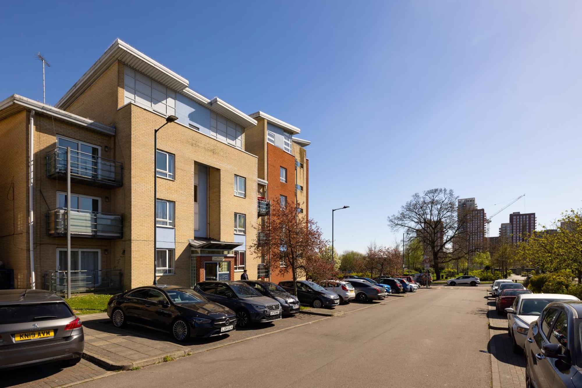 Elegant 2-bedroom Flat In The Heart Of Wembley London