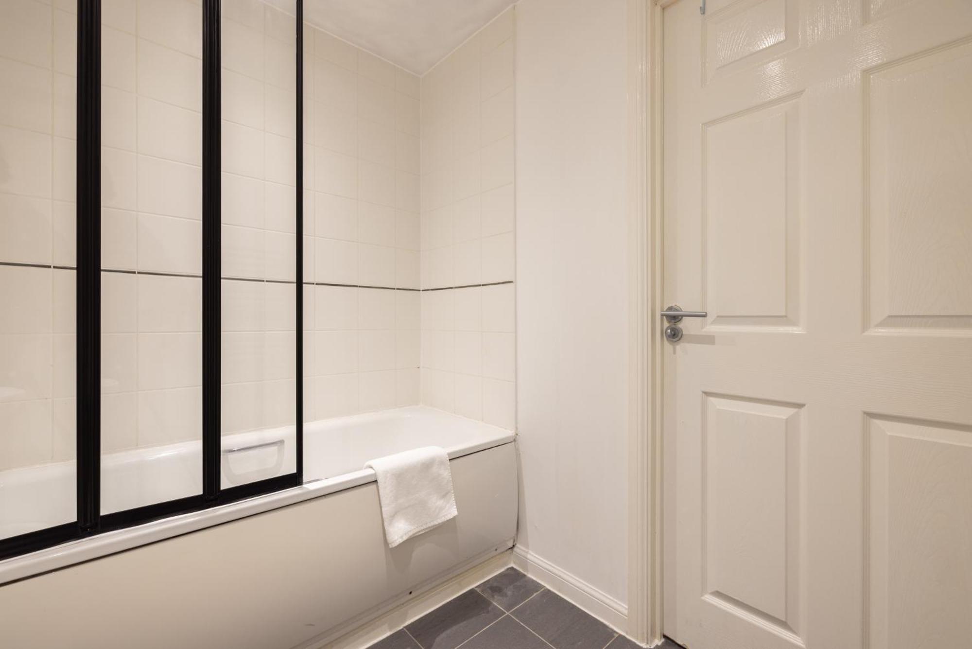 Elegant 2-bedroom Flat In The Heart Of Wembley