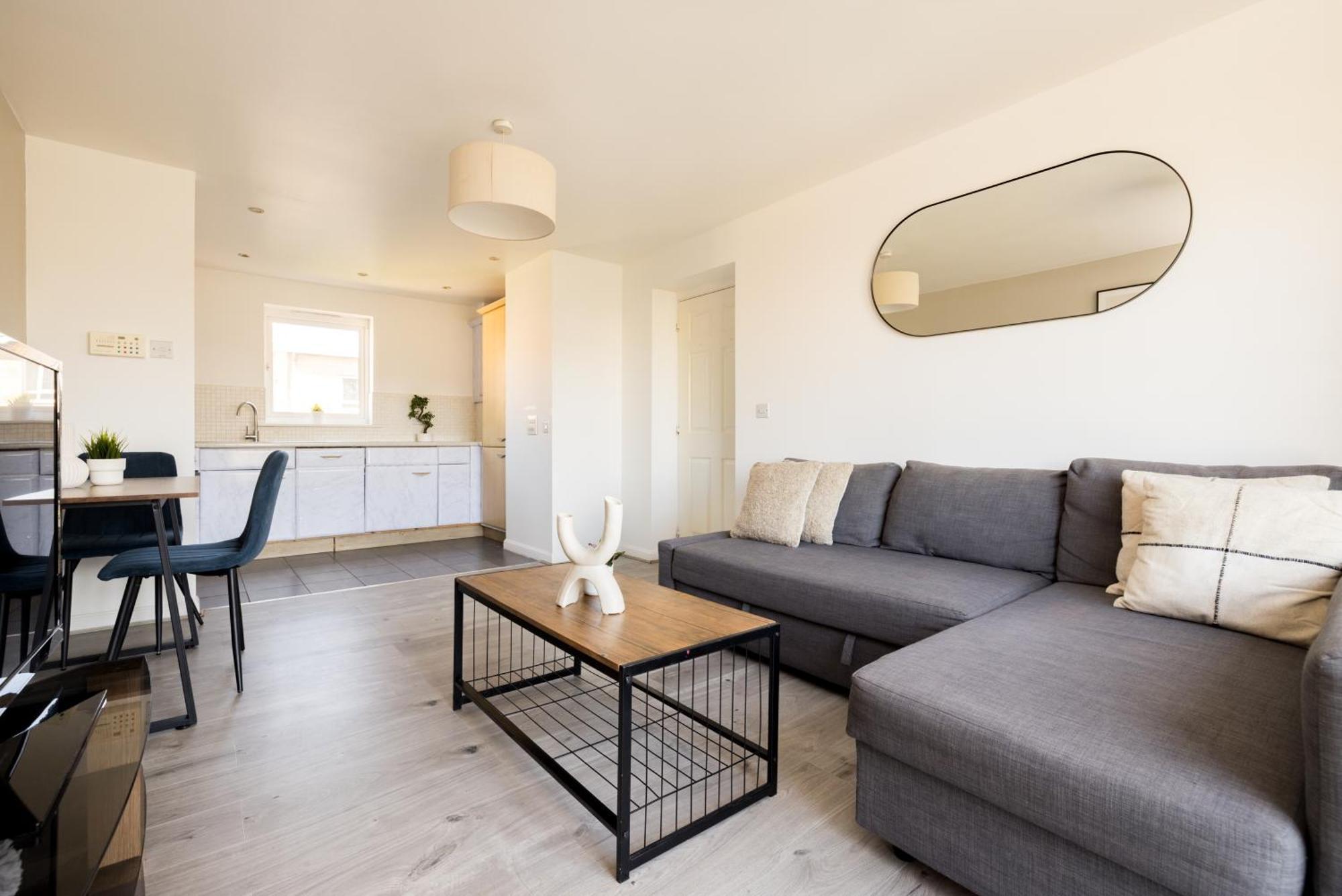 Elegant 2-bedroom Flat In The Heart Of Wembley Apartment *