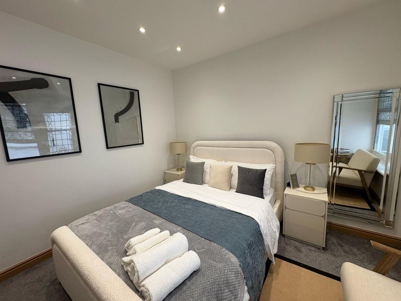 Estatesmen Mount Street Mayfair Flat *