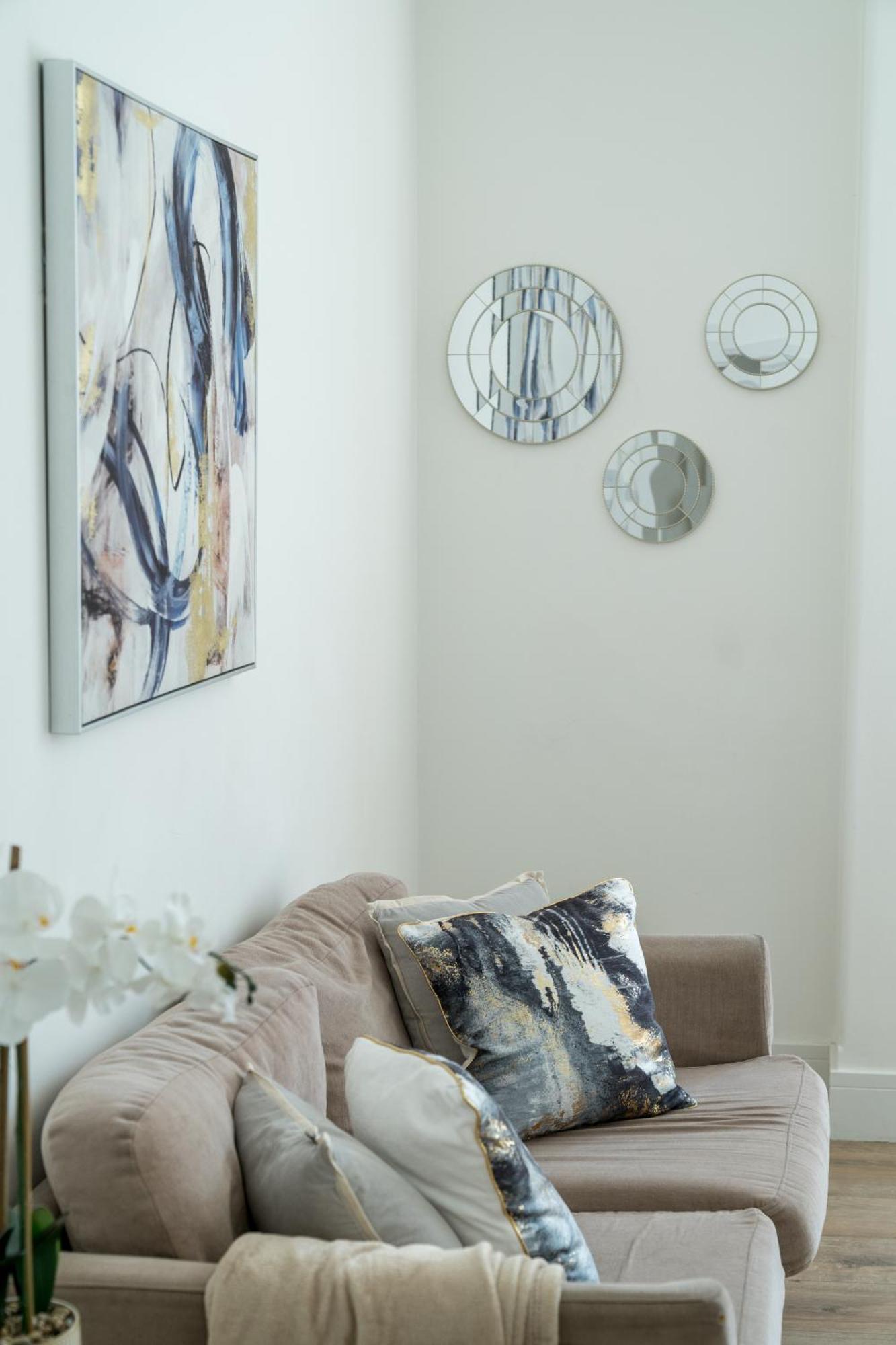 Queensway Dream, Hyde Park Apartment *