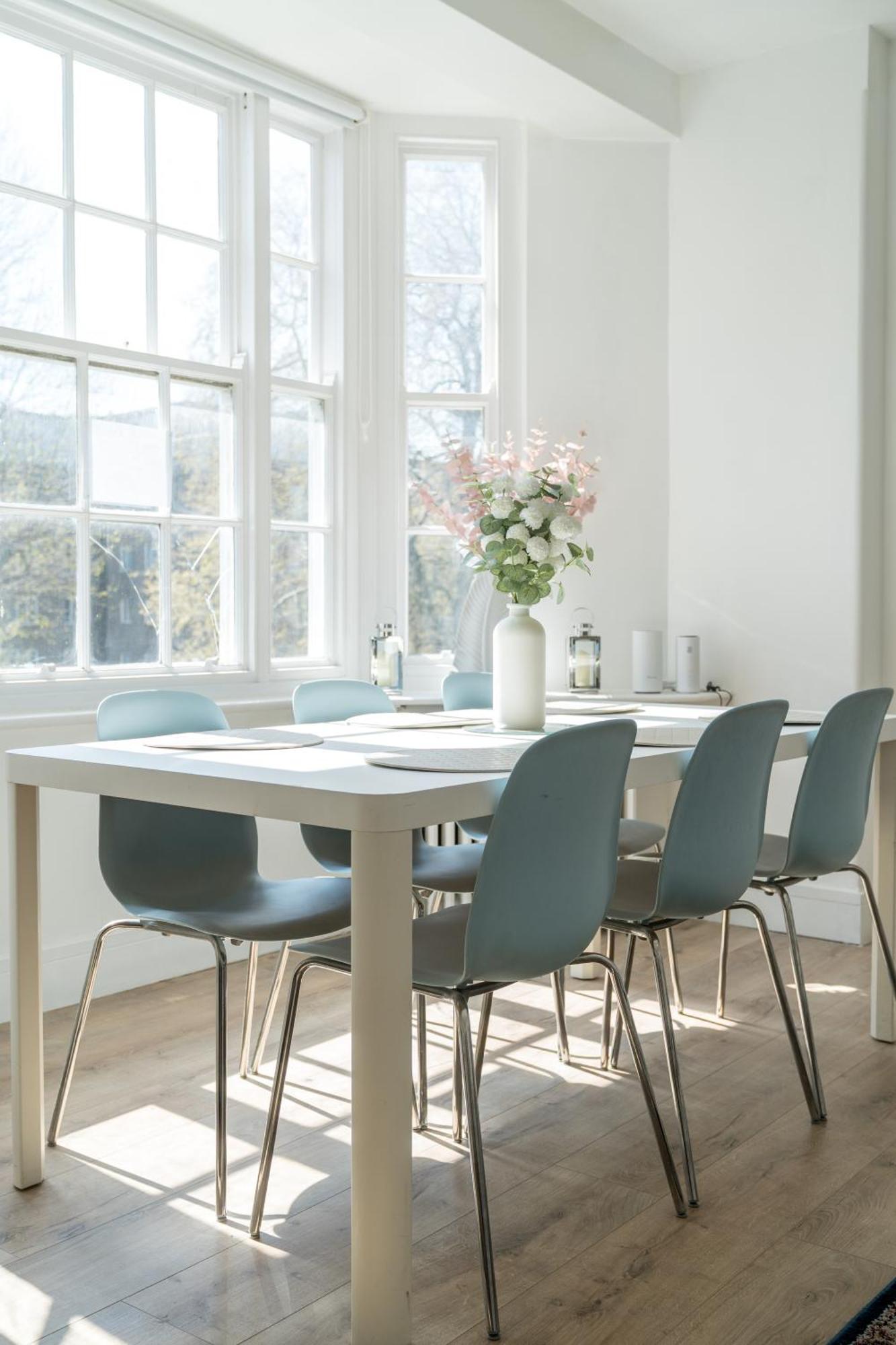 Queensway Dream, Hyde Park Apartment