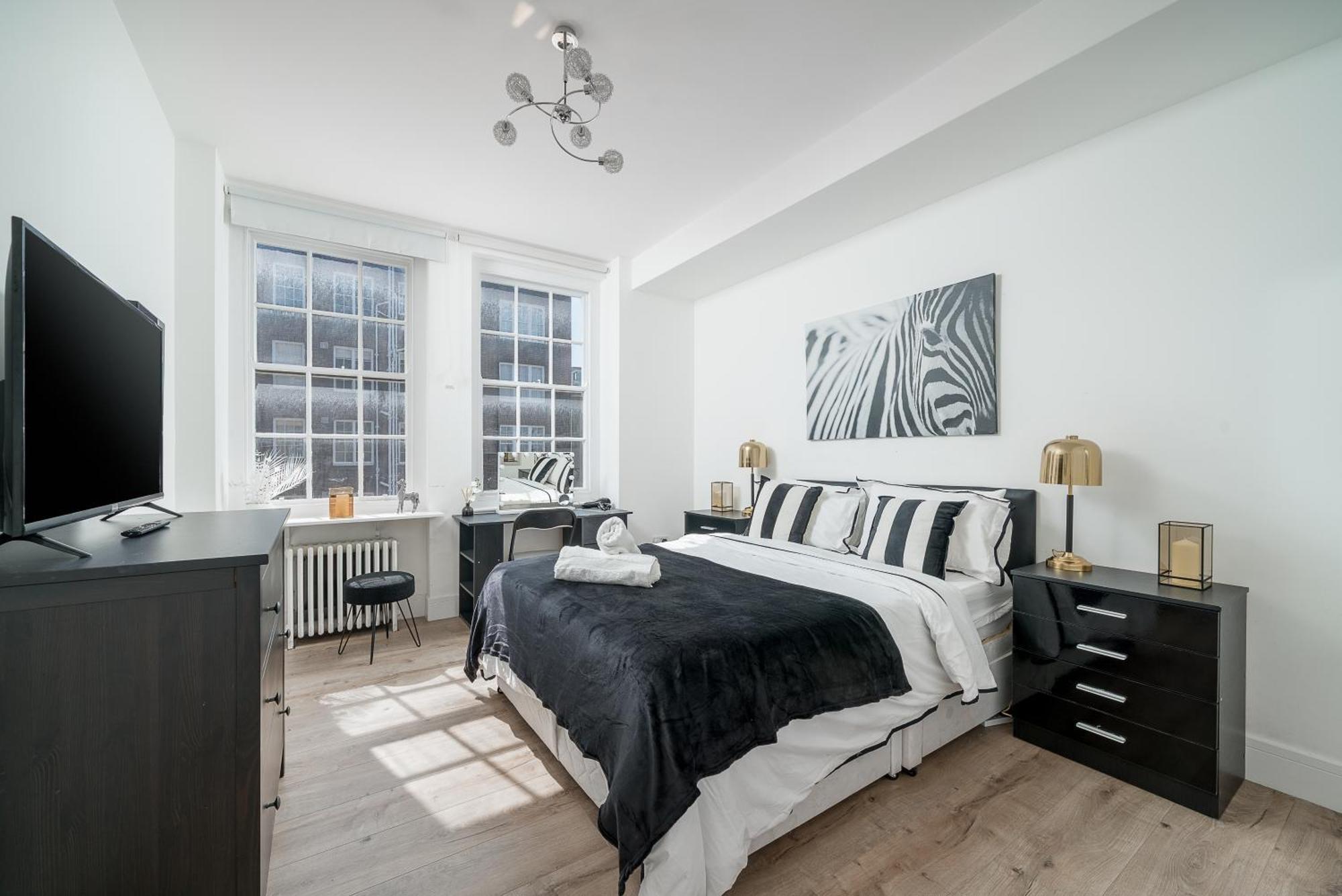 Queensway Dream, Hyde Park Apartment *