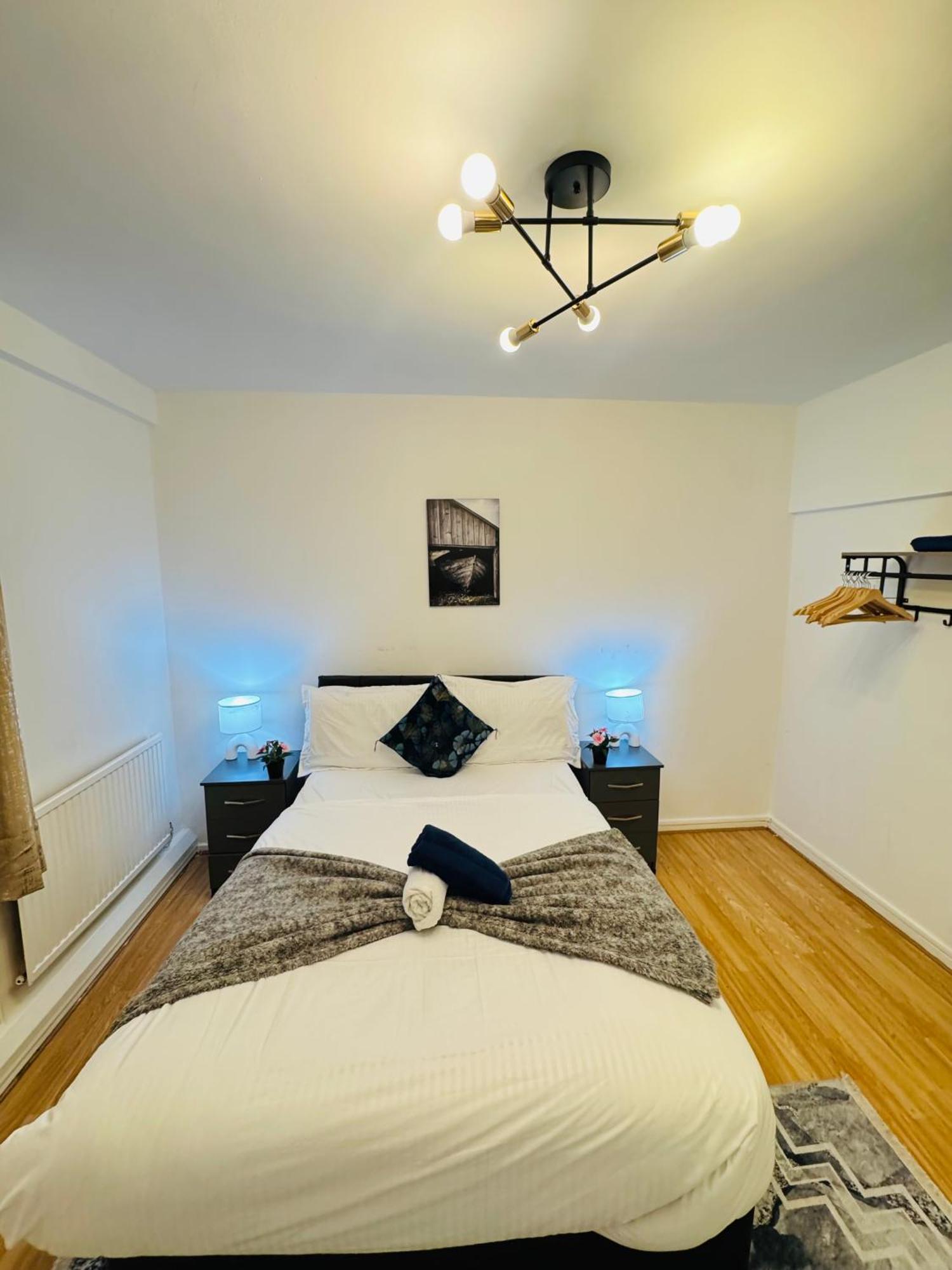 Two Bedroom In Paddington * London