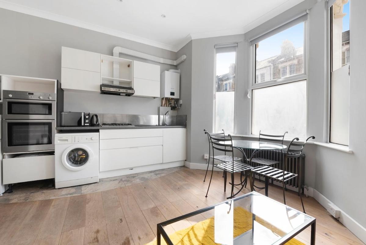 Queens Park 1 Bed Sleeps 4 Ppl Ground Floor *