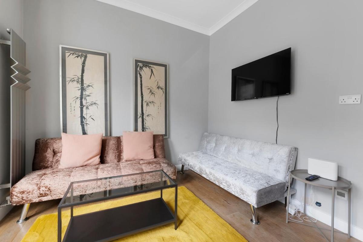 Queens Park 1 Bed Sleeps 4 Ppl Ground Floor Apartment *