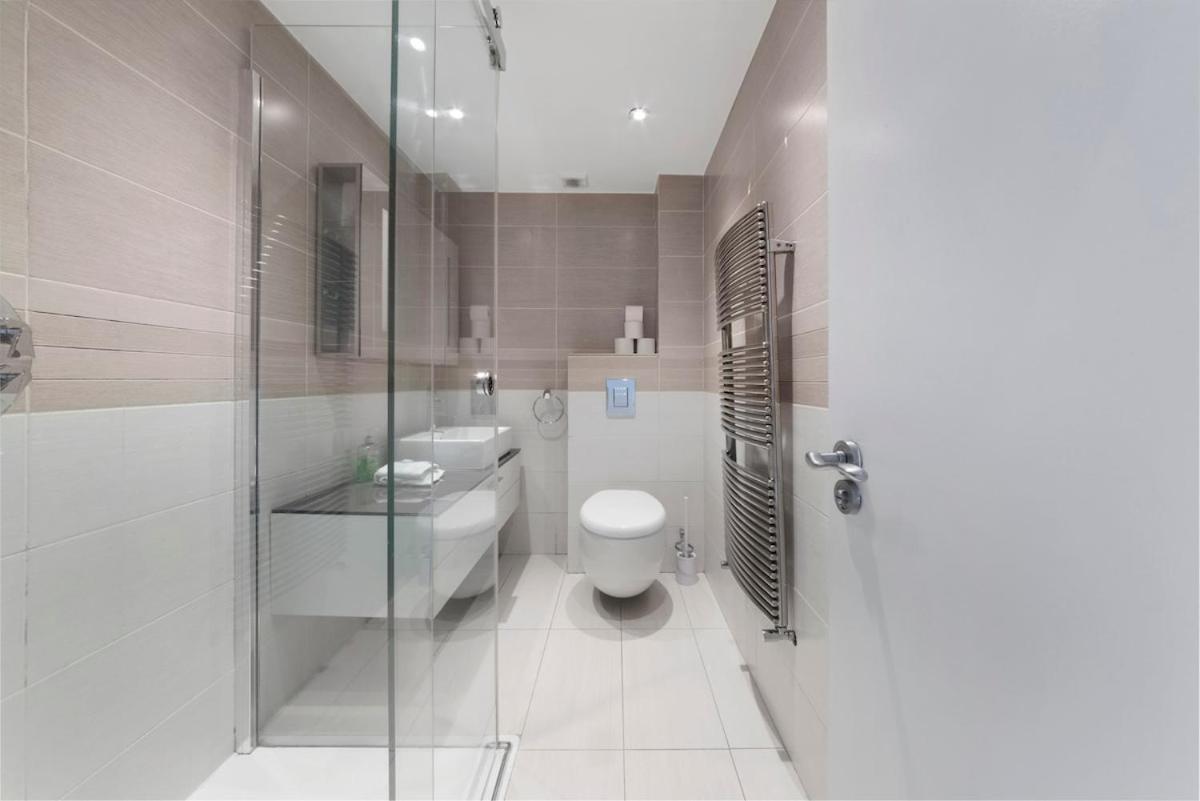 Apartment Queens Park 1 Bed Sleeps 4 Ppl Ground Floor London