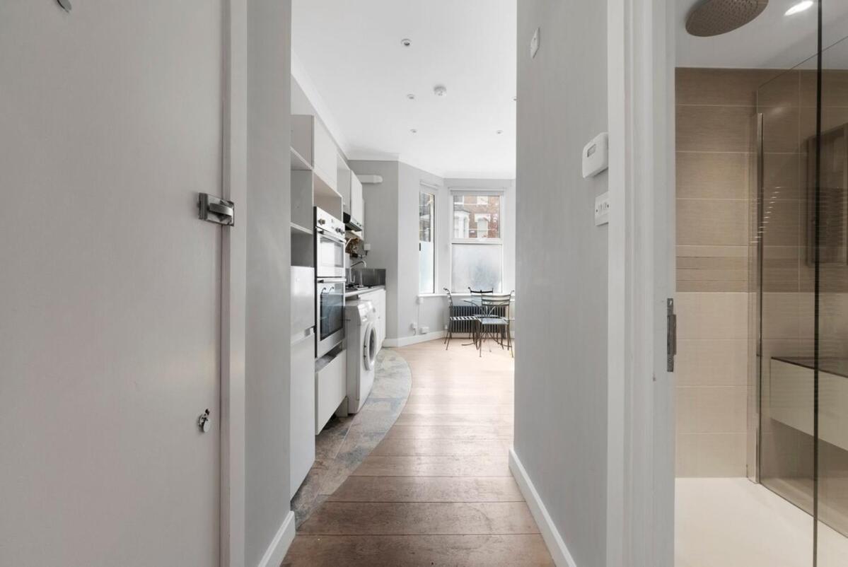 Queens Park 1 Bed Sleeps 4 Ppl Ground Floor