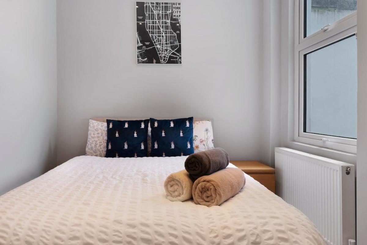 Queens Park 1 Bed Sleeps 4 Ppl Ground Floor London