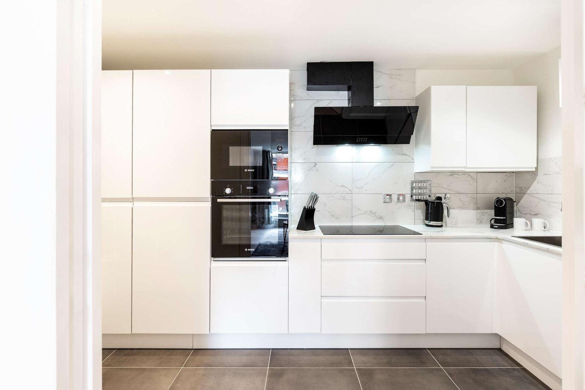 Apartment Italian Elegance In Riverside Battersea