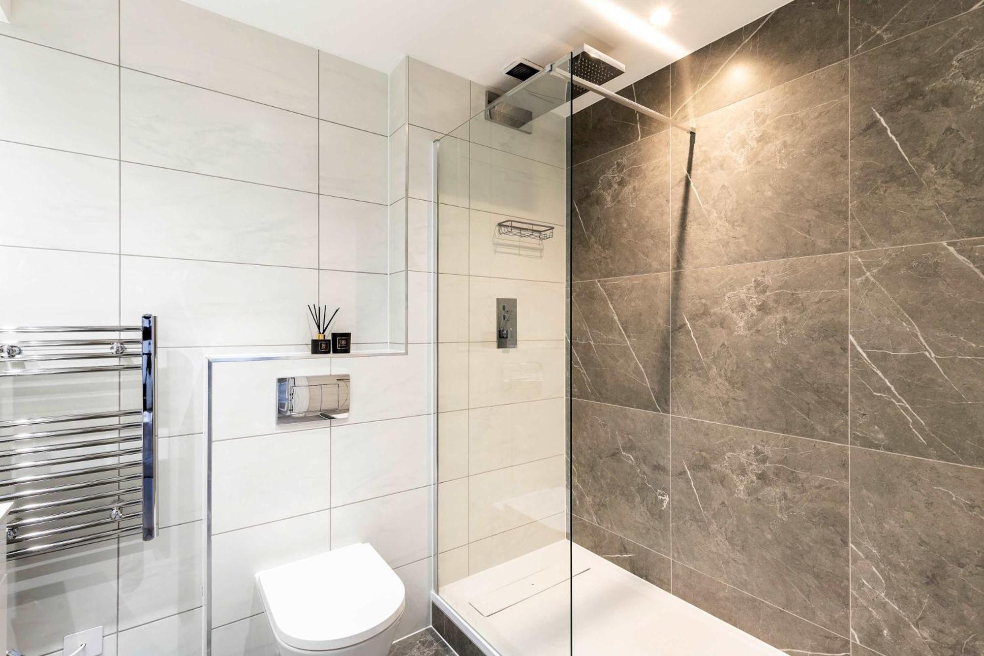 Italian Elegance In Riverside Battersea Apartment *