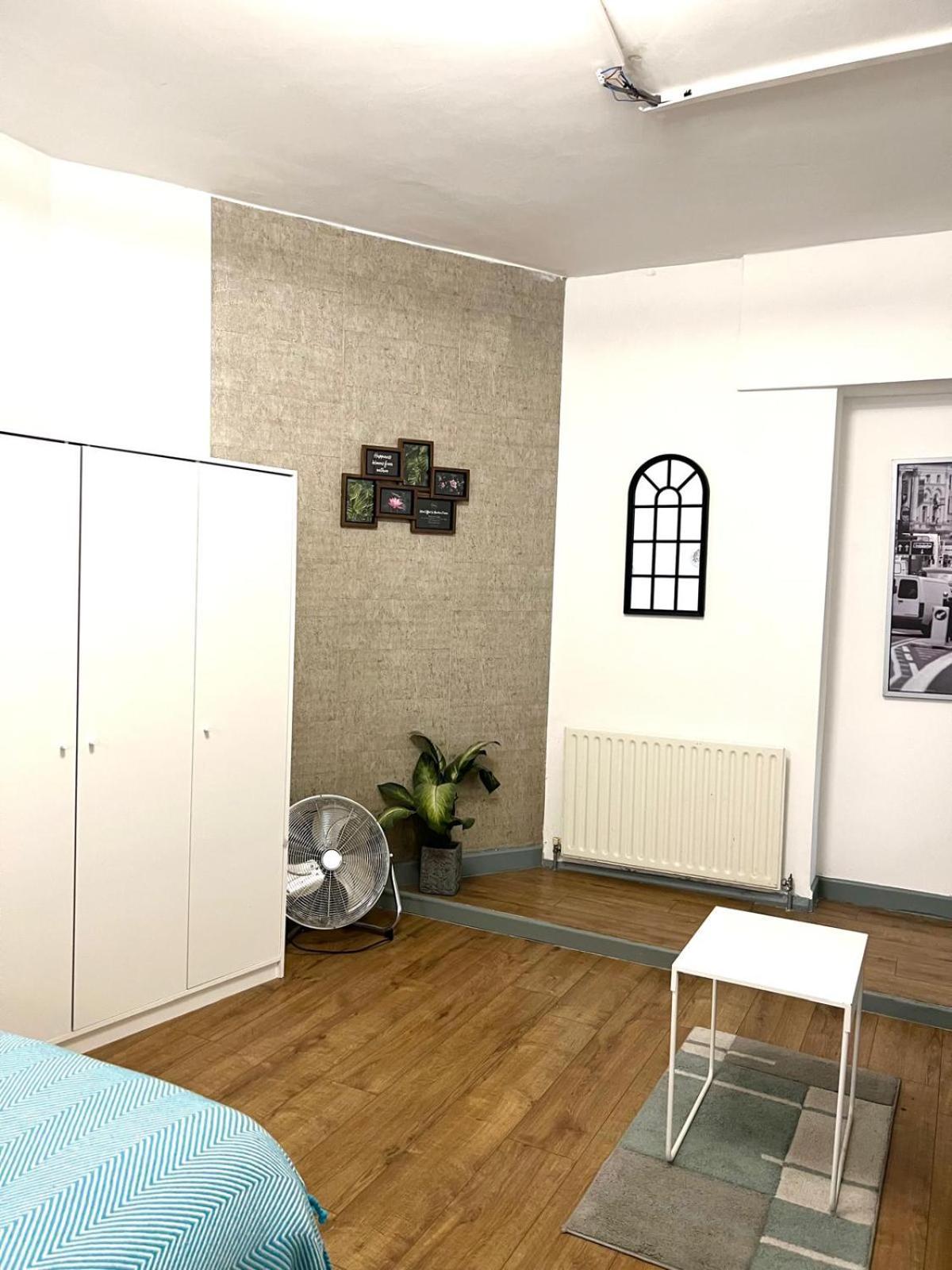 Apartment Specious Flat In A Good Location