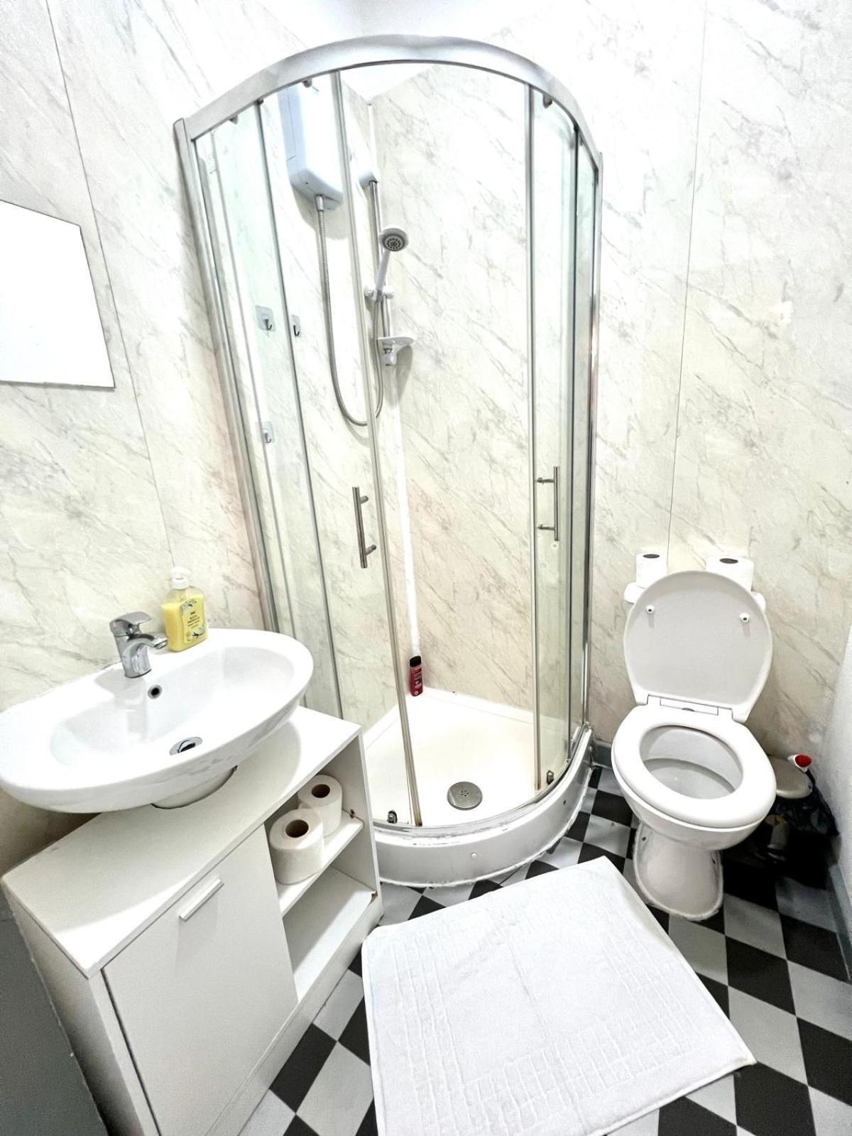 Apartment Specious Flat In A Good Location London