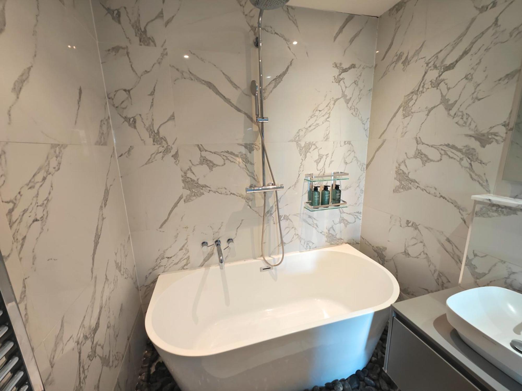 Luxury 4-bedroom In Oxford Street Apartment *