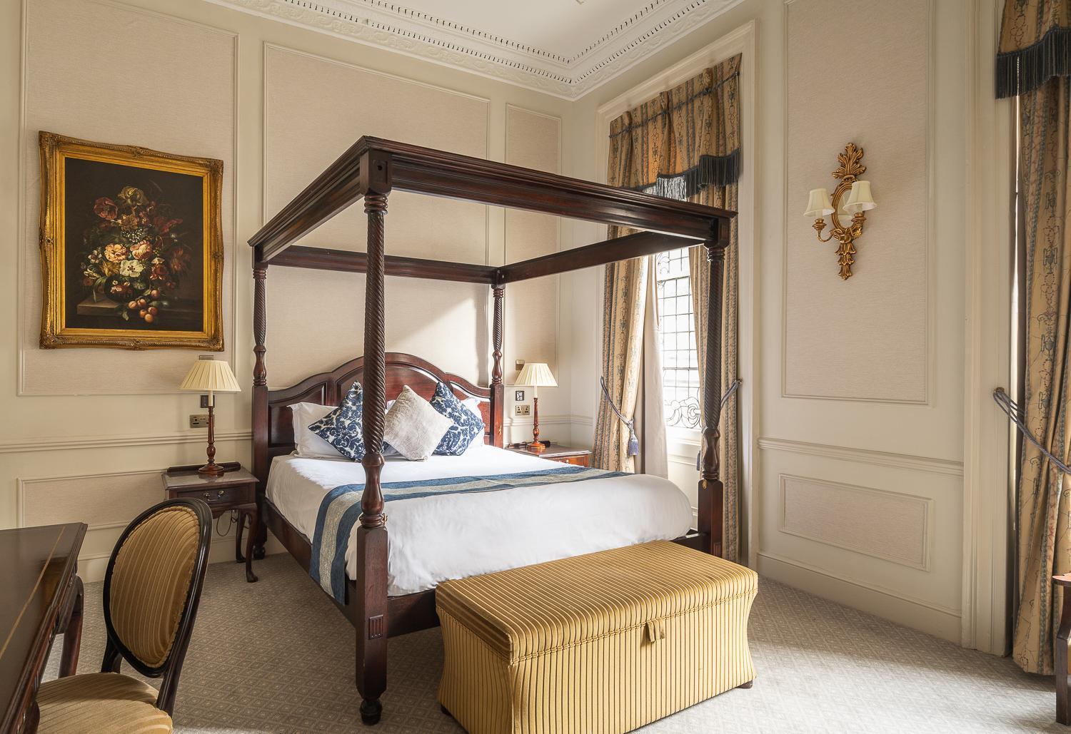 The Leonard Hotel