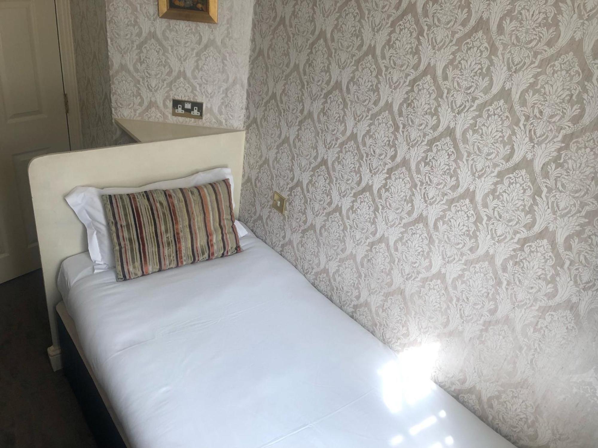 The Leonard London
