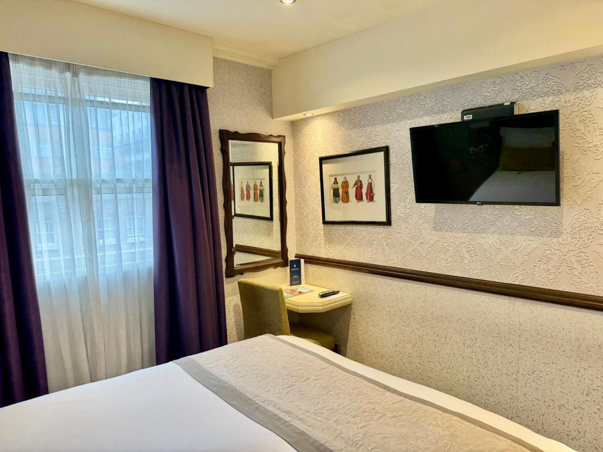 The Leonard Hotel