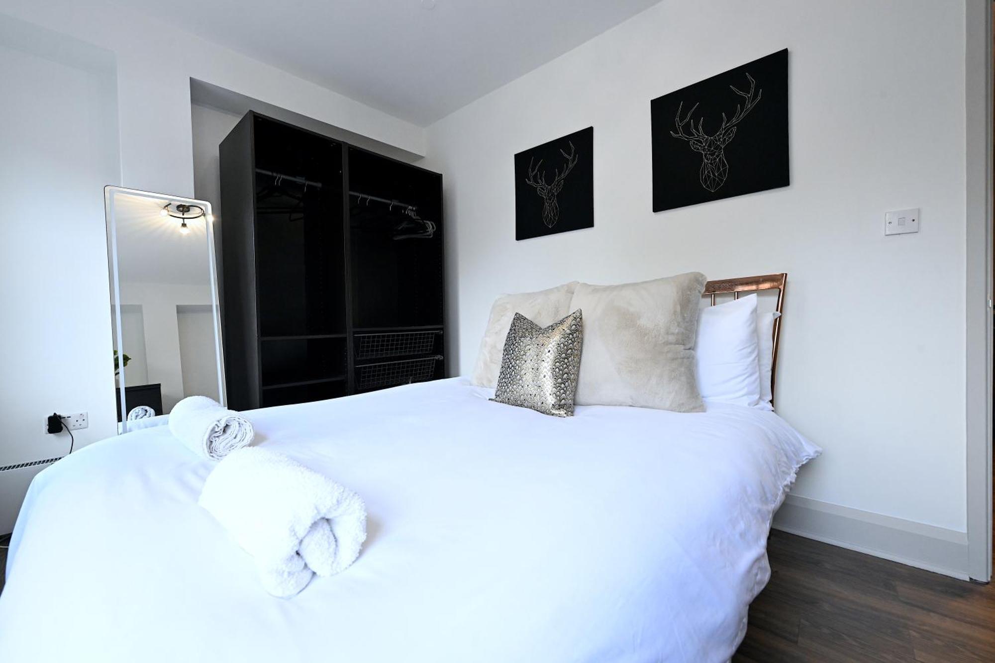 Fully Refurbed 2025 1 Minute To Old Street Station Apartment *