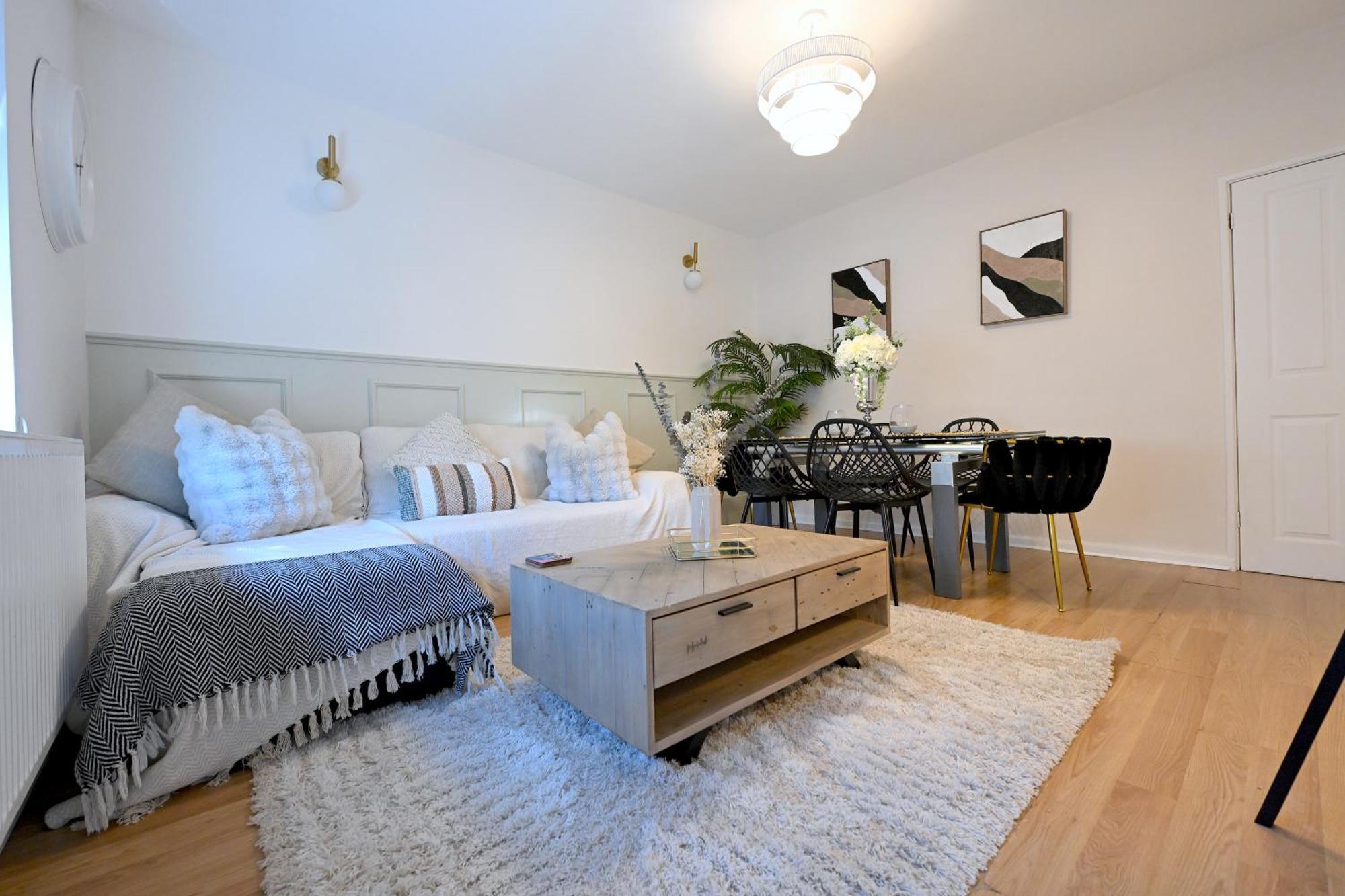 Appartement 3 Minutes To Tower Of Trendy Shoreditch Recently Refurbished 3 Bedrooms Sleeps 8 Londen
