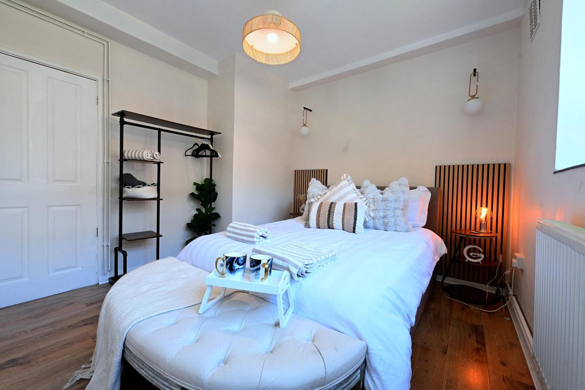 3 Minutes To Tower Of Trendy Shoreditch Recently Refurbished 3 Bedrooms Sleeps 8 * Londen