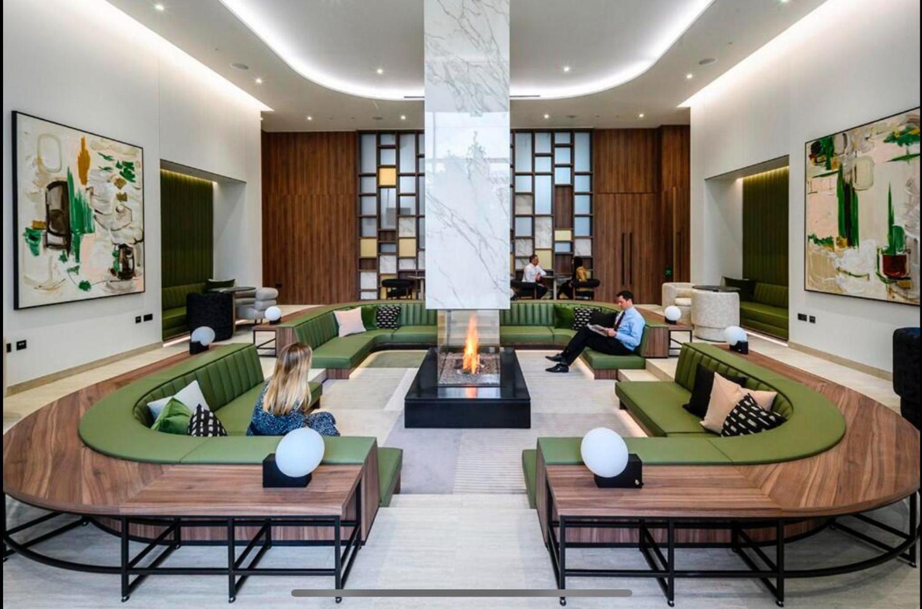 Luxury Modern 2bd 2ba White Living Apartment London