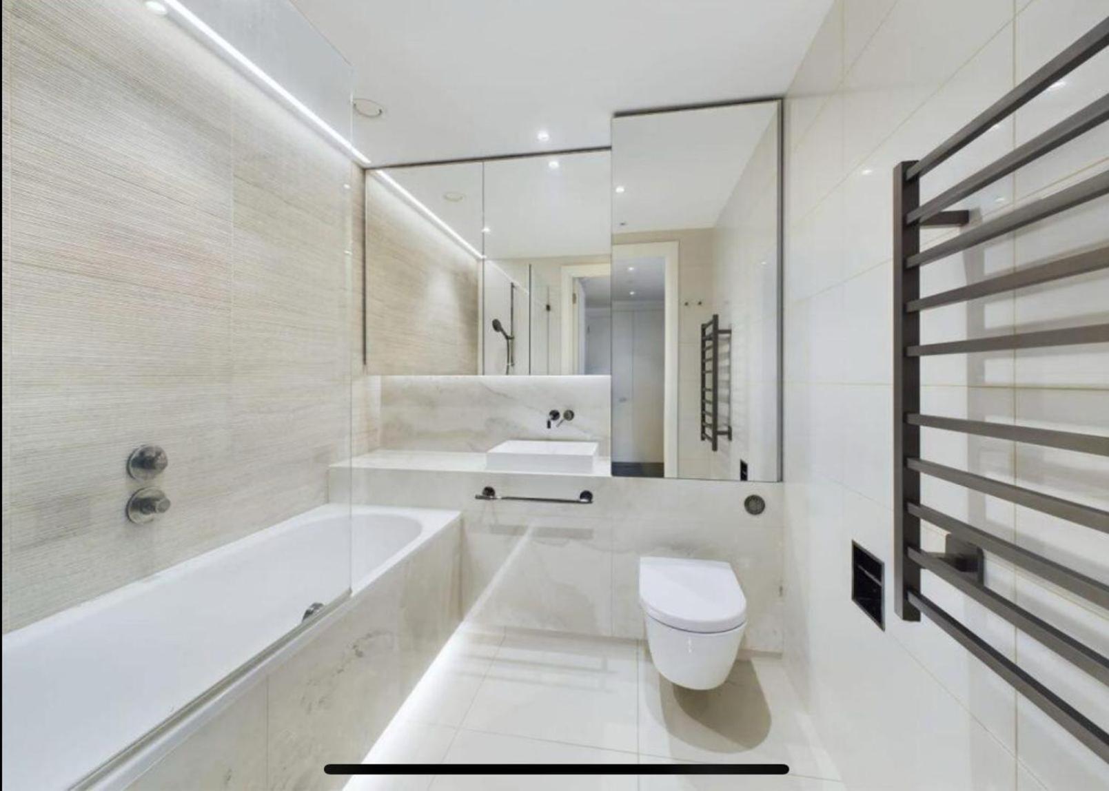 Luxury Modern 2bd 2ba White Living Apartment London
