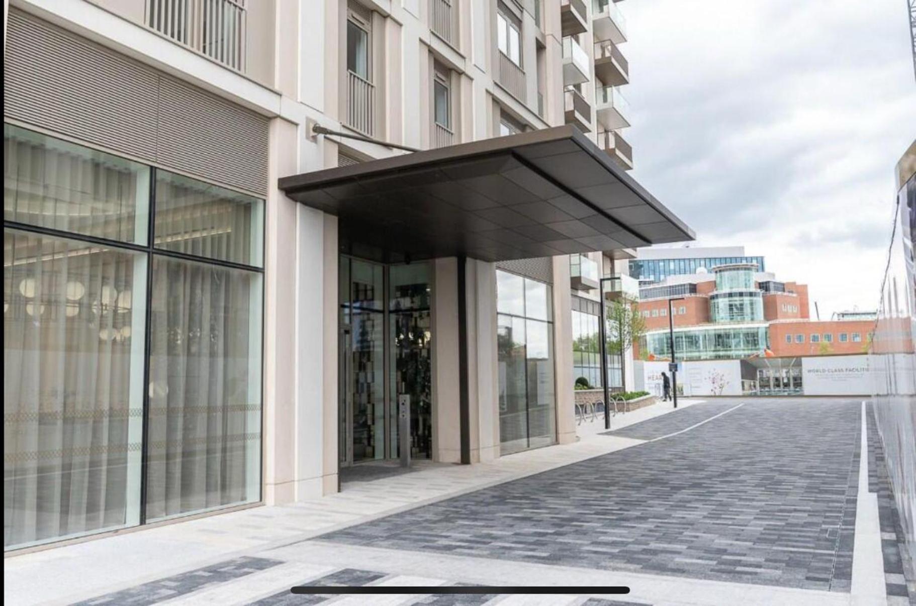 Apartment Luxury Modern 2bd 2ba White Living *