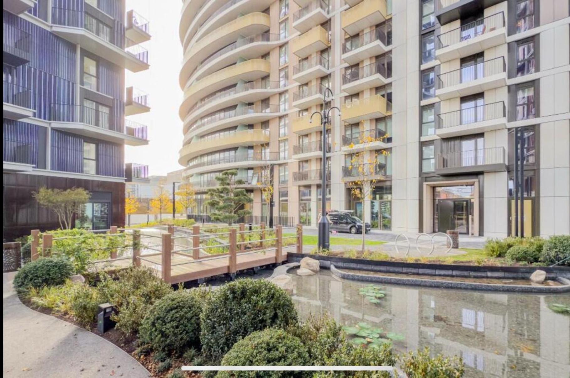 Luxury Modern 2bd 2ba White Living Apartment *