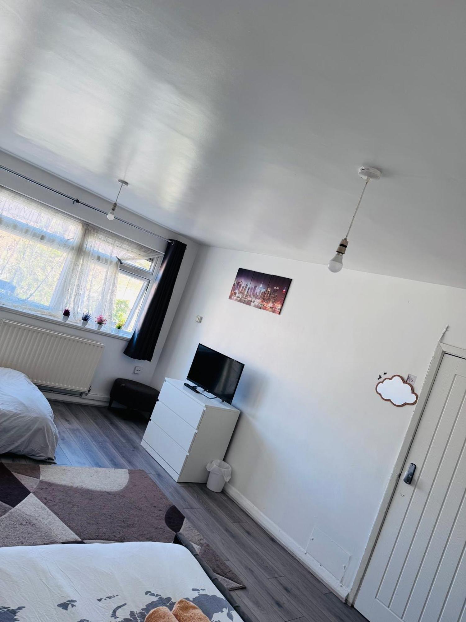 Accommodatie bij particulieren Modern In A 4 Bedroom Flat In London, Shared Bathroom!