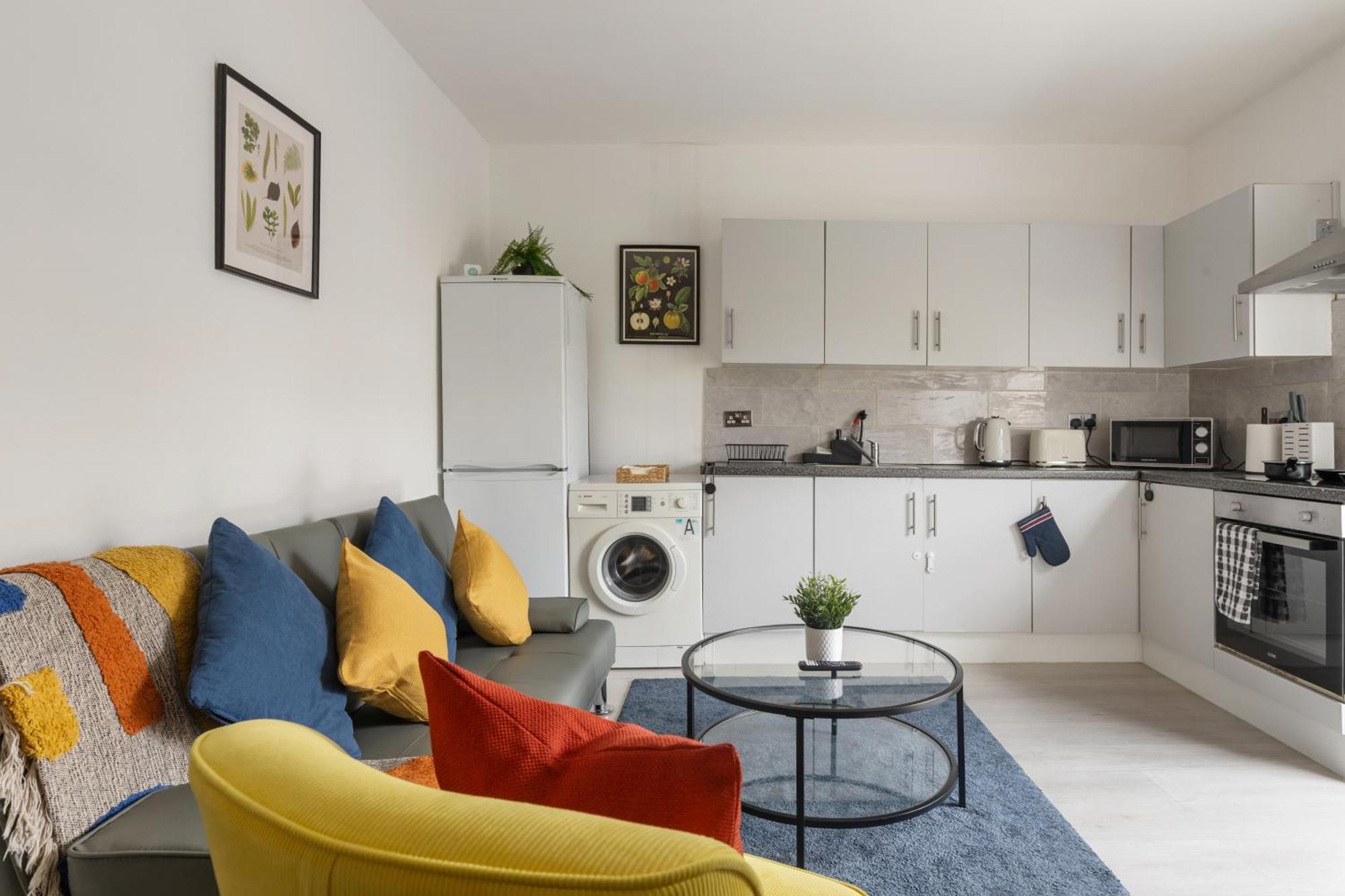 Modern & Cosy 2 Bedroom With Free Parking Near Wembley London