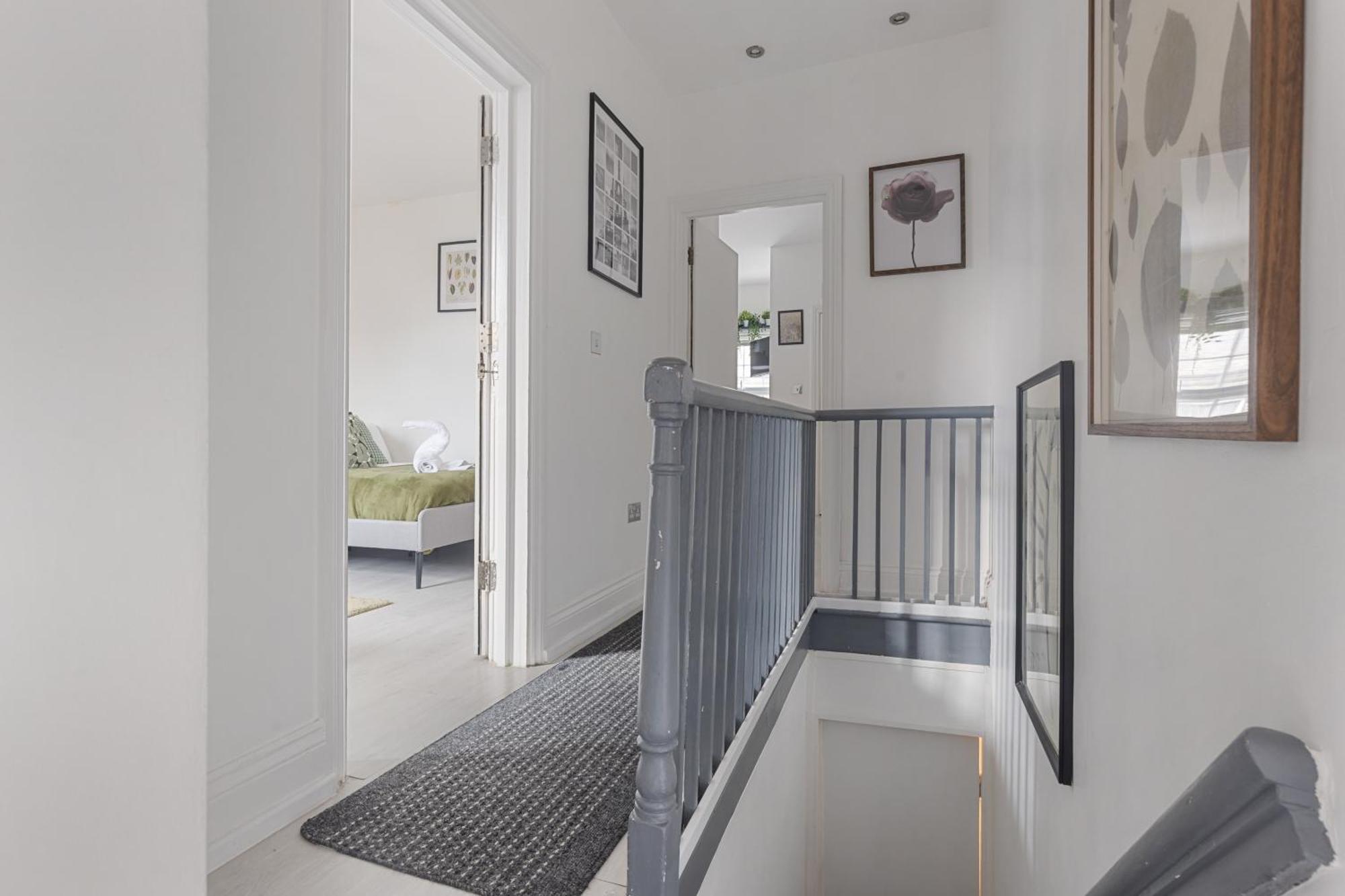 Modern & Cosy 2 Bedroom With Free Parking Near Wembley Apartment London