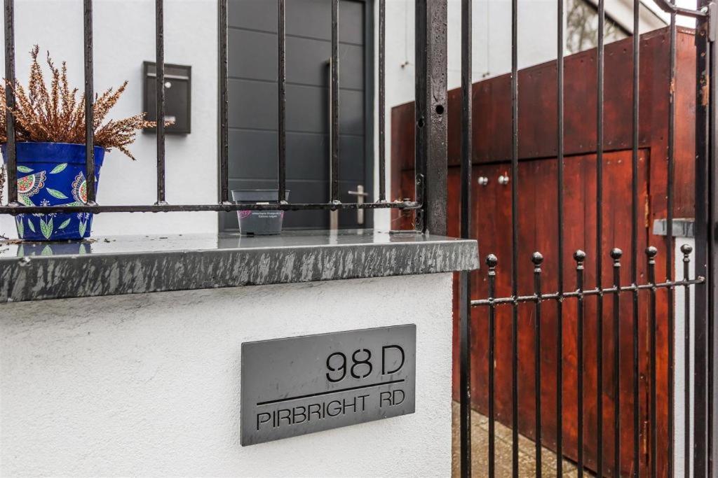 Elegant & Spacious House 3br 3ba Balcony Patio Apartment *