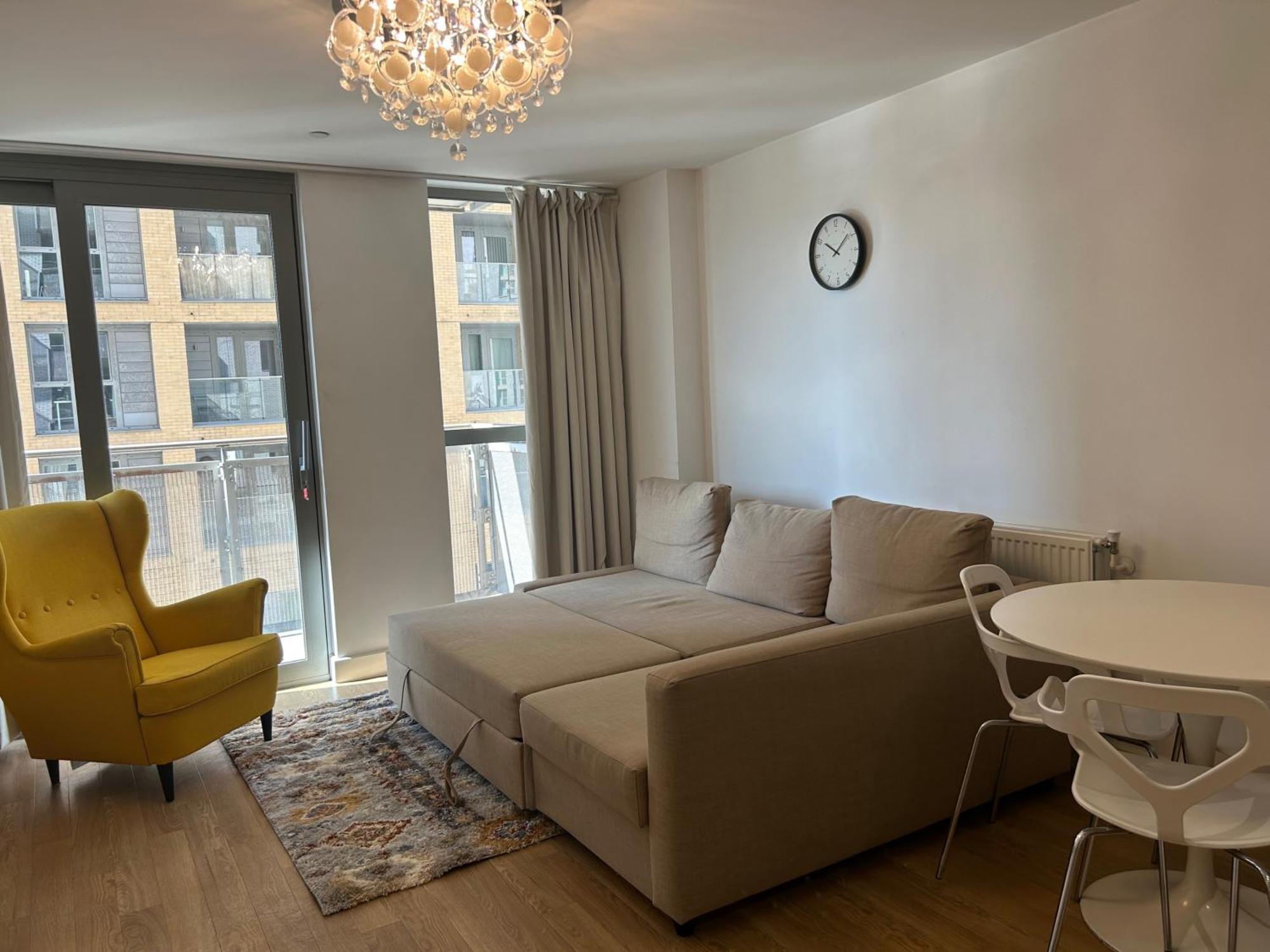 1-Bed Apt Sleeps 4 Central To Shops & Transport Apartment